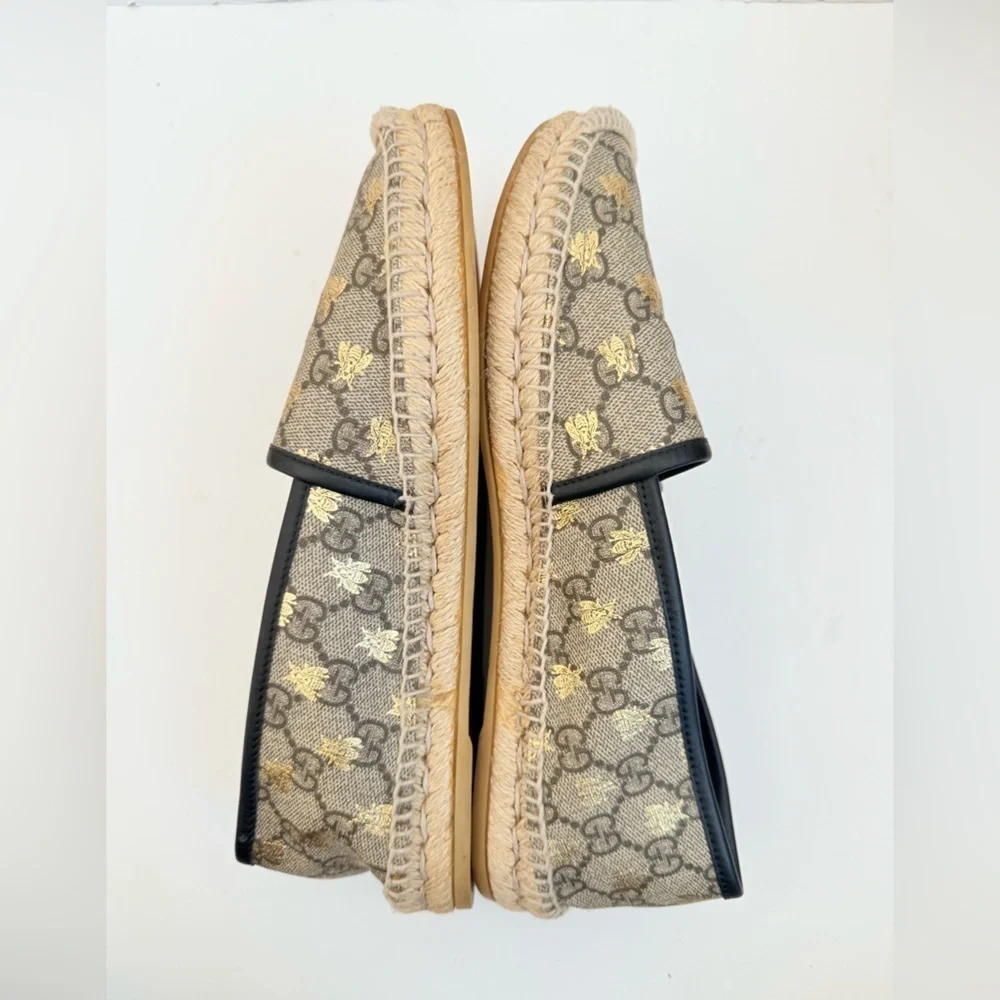 Gucci Beige Natural GG coated canvas black leather trim bee espadrille EU 40.5